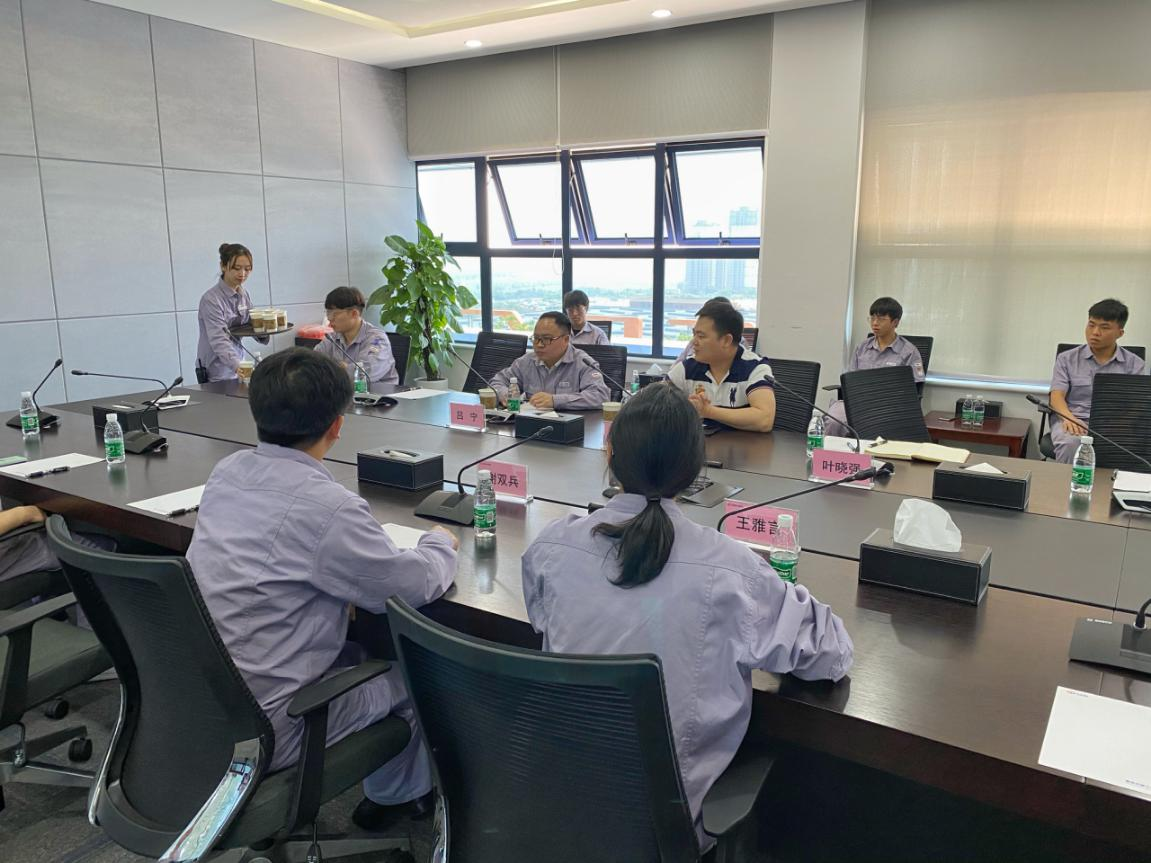 深入企业谋发展 心系学生促成长(图2)
