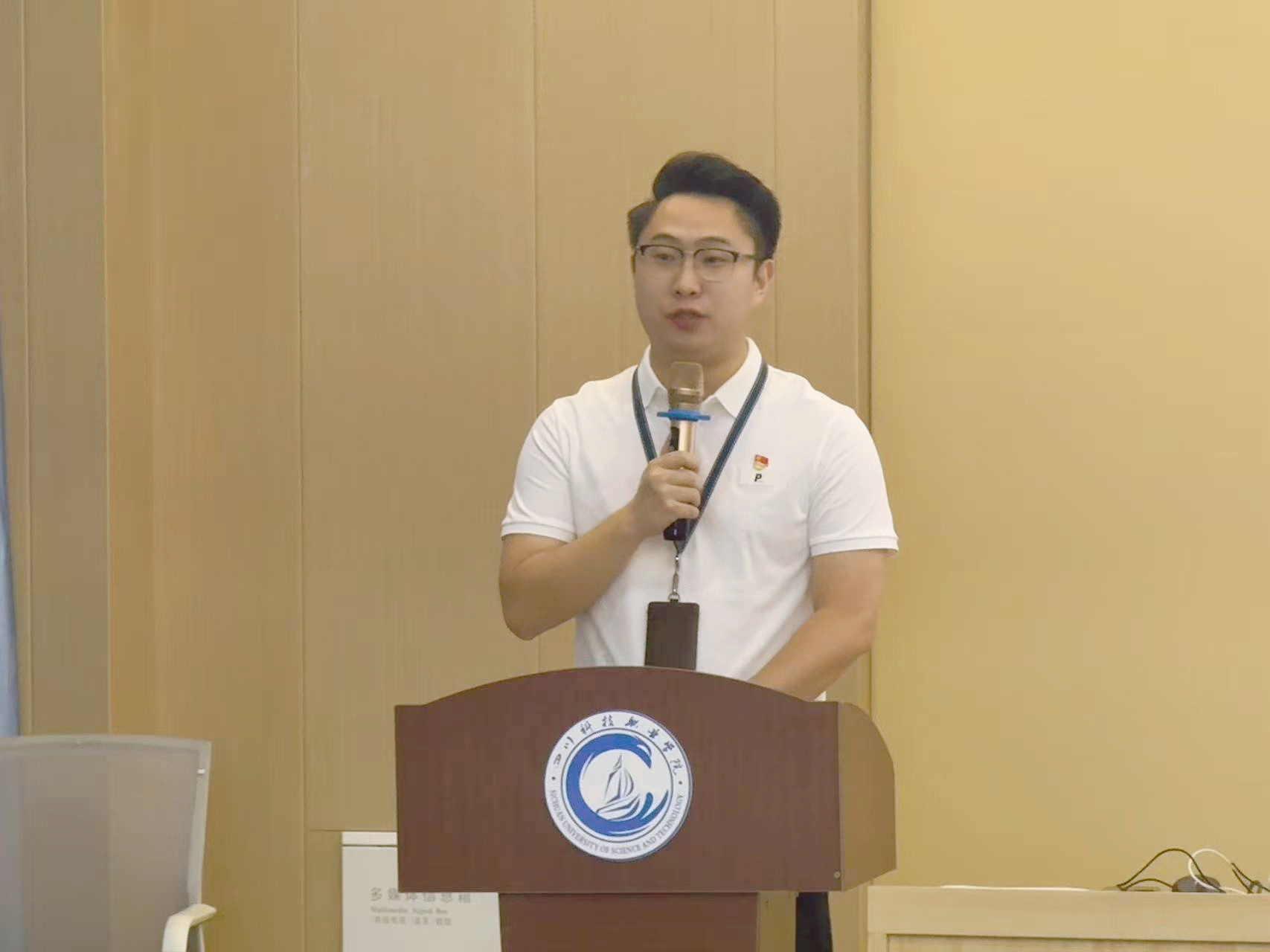 新能源汽车学院|驭见新未来,凝聚心力量(图1)