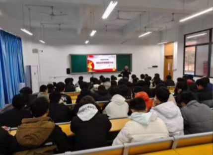 新能源汽车学院|厚植学生爱国主义情怀(图2)